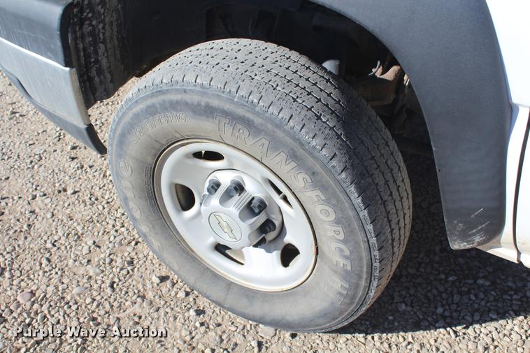 image for item K5782 2007 Chevrolet Silverado Classic 2500HD Ext. Cab utility bed pickup truck