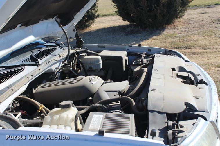 image for item K5782 2007 Chevrolet Silverado Classic 2500HD Ext. Cab utility bed pickup truck