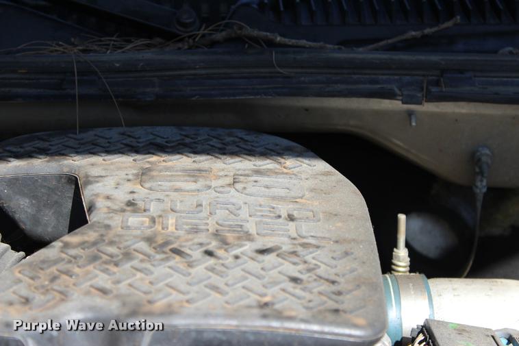 image for item L3027 2005 Chevrolet Silverado 2500HD Crew Cab pickup truck