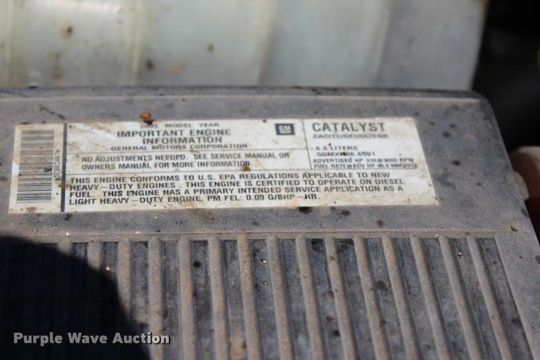 image for item L3027 2005 Chevrolet Silverado 2500HD Crew Cab pickup truck