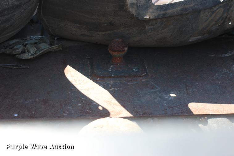 image for item L3027 2005 Chevrolet Silverado 2500HD Crew Cab pickup truck