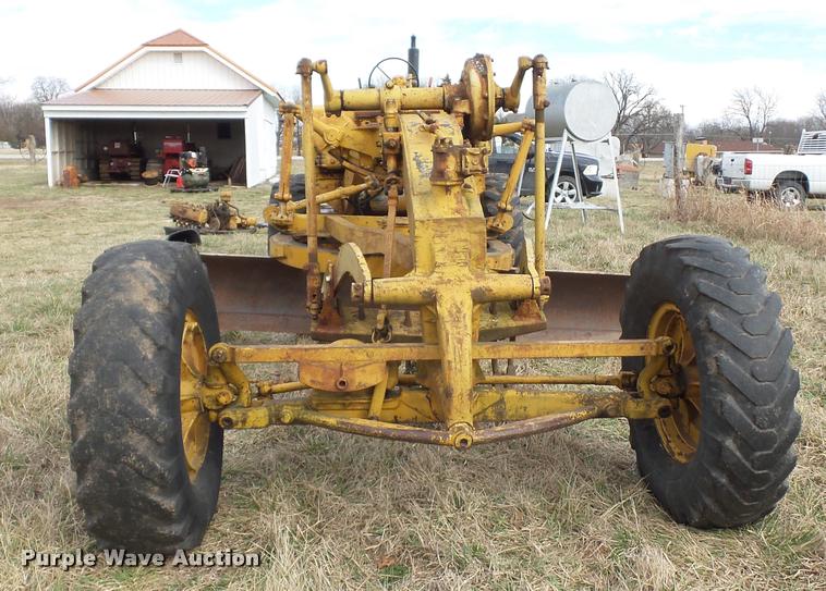 image for item L4607 Caterpillar 12 motor grader