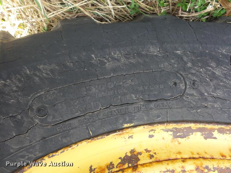 image for item L4607 Caterpillar 12 motor grader