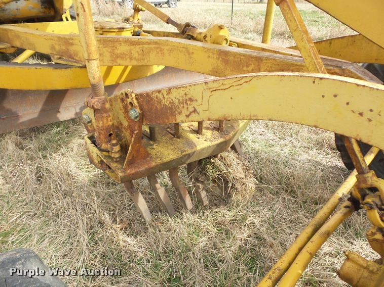 image for item L4607 Caterpillar 12 motor grader