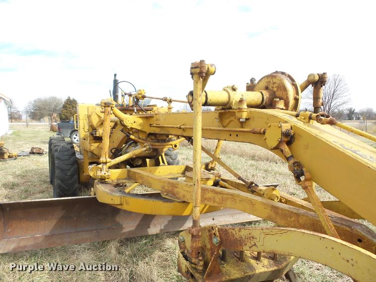 image for item L4607 Caterpillar 12 motor grader