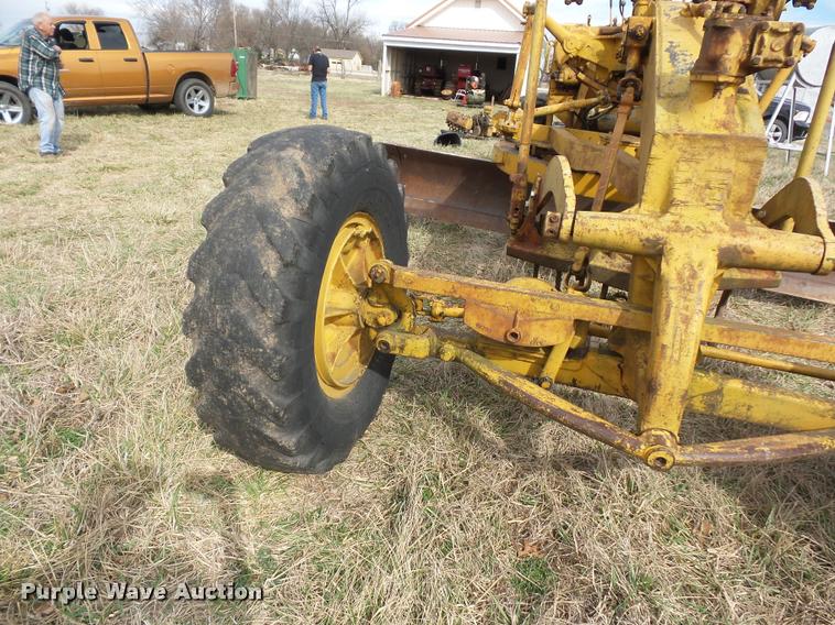 image for item L4607 Caterpillar 12 motor grader