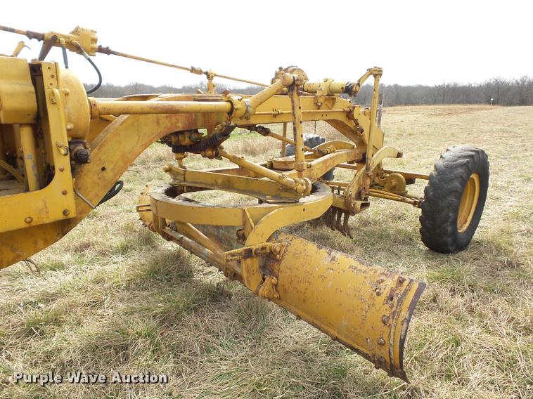 image for item L4607 Caterpillar 12 motor grader