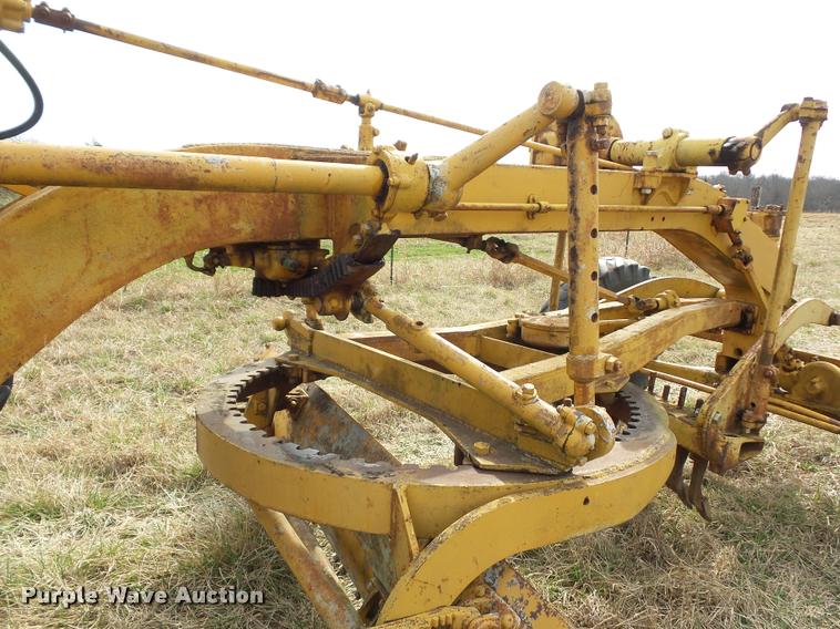 image for item L4607 Caterpillar 12 motor grader