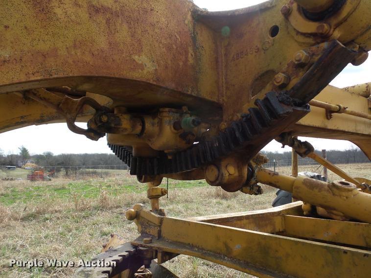 image for item L4607 Caterpillar 12 motor grader