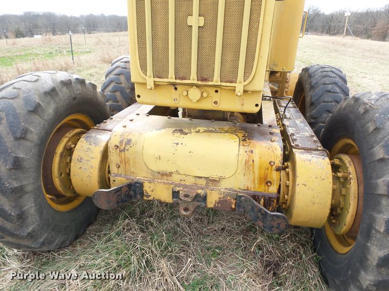 image for item L4607 Caterpillar 12 motor grader