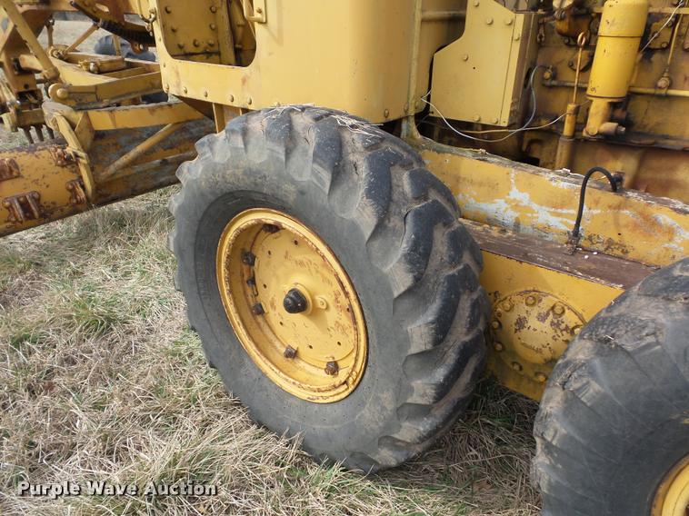 image for item L4607 Caterpillar 12 motor grader