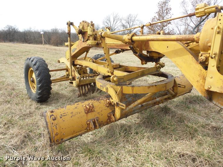 image for item L4607 Caterpillar 12 motor grader