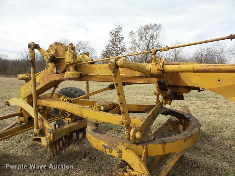 image for item L4607 Caterpillar 12 motor grader