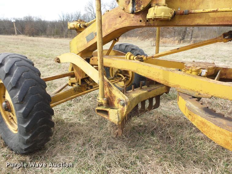image for item L4607 Caterpillar 12 motor grader