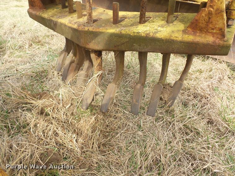 image for item L4607 Caterpillar 12 motor grader