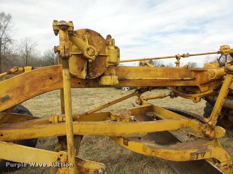 image for item L4607 Caterpillar 12 motor grader