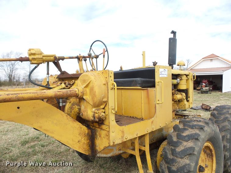 image for item L4607 Caterpillar 12 motor grader