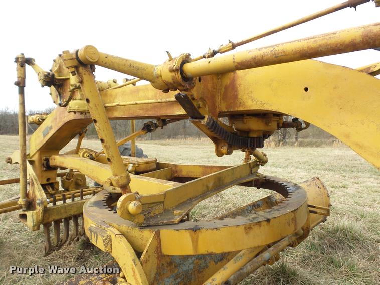 image for item L4607 Caterpillar 12 motor grader
