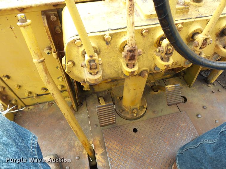 image for item L4607 Caterpillar 12 motor grader