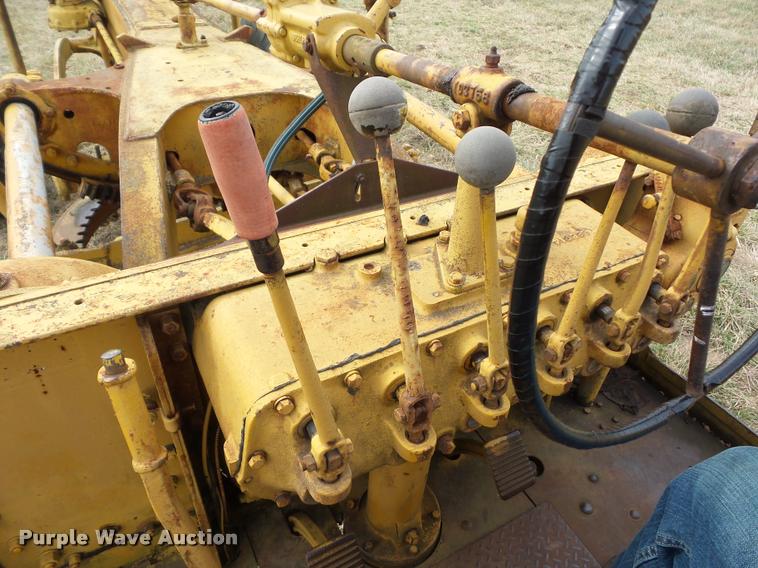 image for item L4607 Caterpillar 12 motor grader