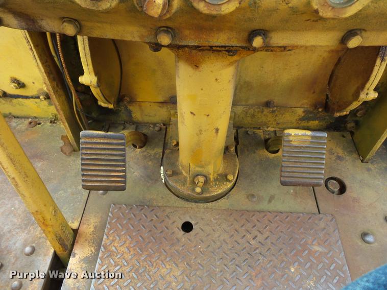 image for item L4607 Caterpillar 12 motor grader