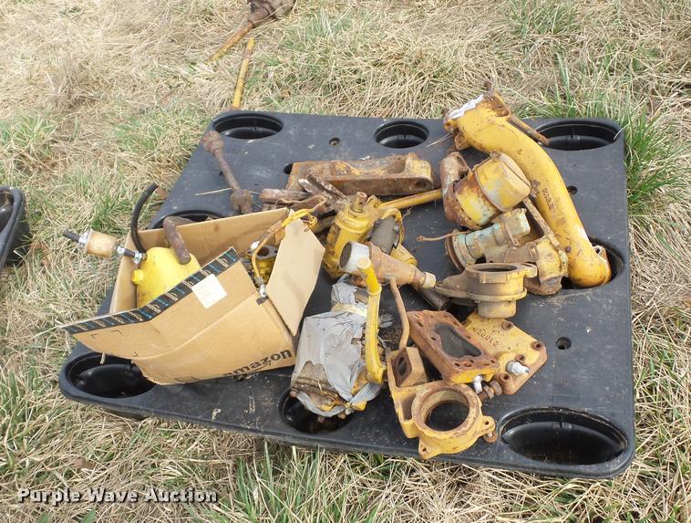 image for item L4607 Caterpillar 12 motor grader