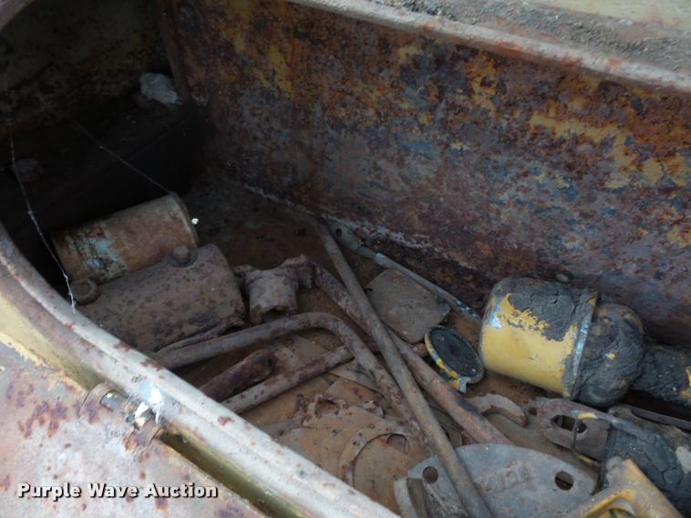 image for item L4607 Caterpillar 12 motor grader