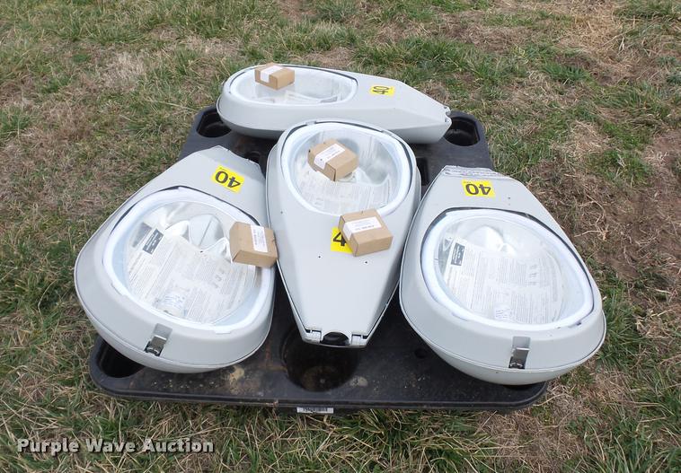 image for item L4609 (9) motion activated lights