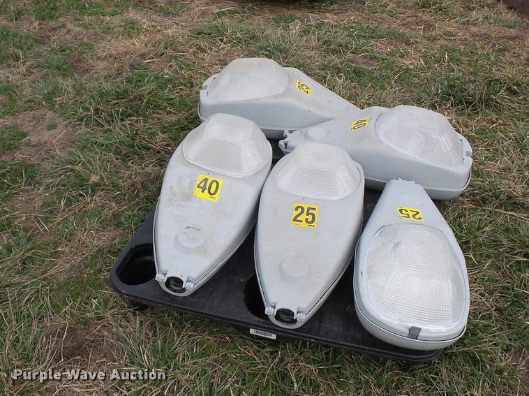 image for item L4609 (9) motion activated lights