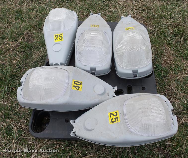 image for item L4609 (9) motion activated lights