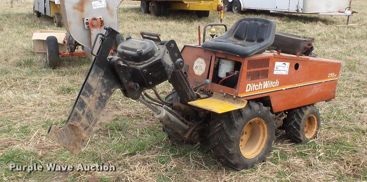image for item L4613 Ditch Witch 255SX vibratory plow