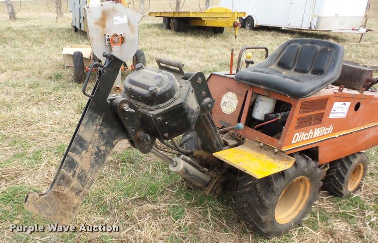 image for item L4613 Ditch Witch 255SX vibratory plow