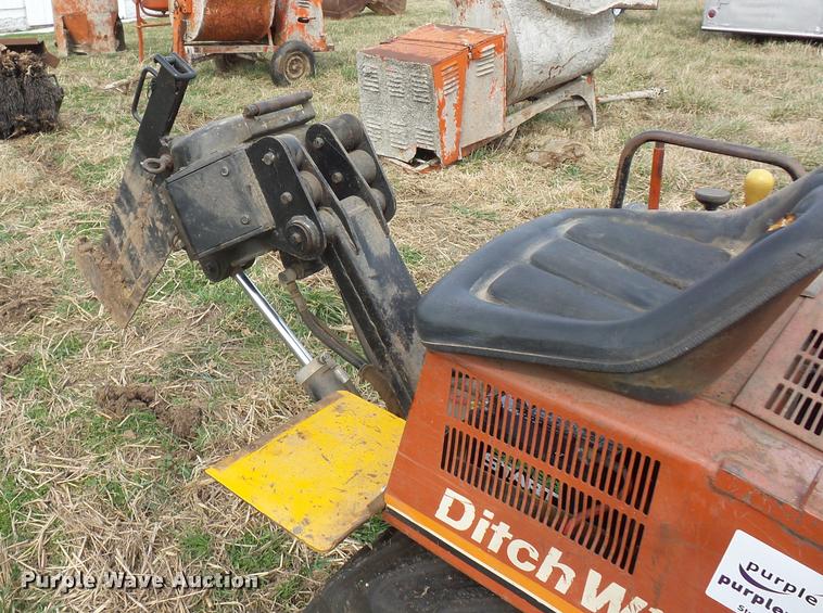 image for item L4613 Ditch Witch 255SX vibratory plow