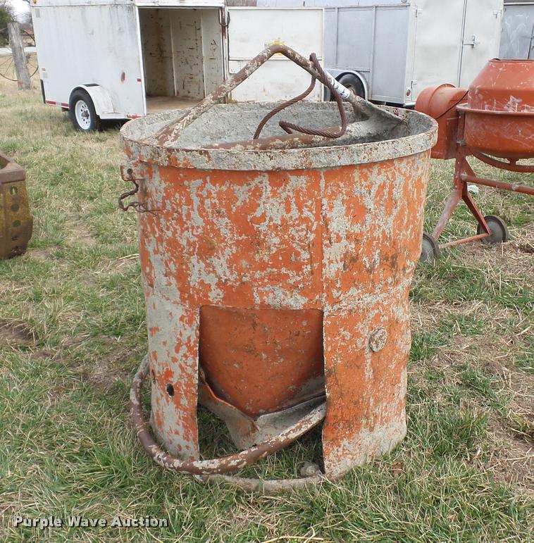 image for item L4616 Concrete hopper