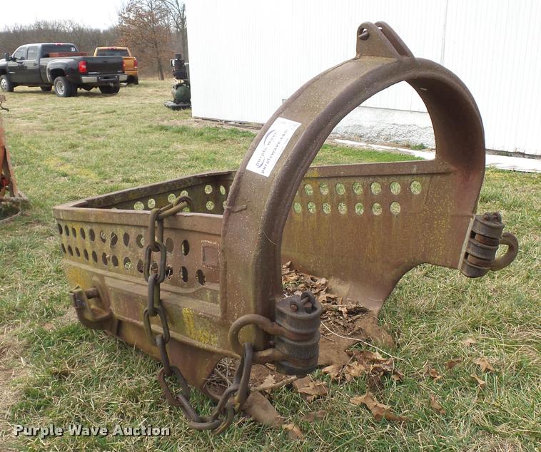 image for item L4617 46" drag bucket