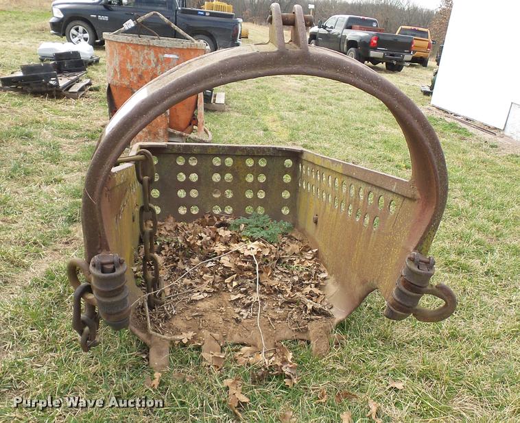 image for item L4617 46" drag bucket