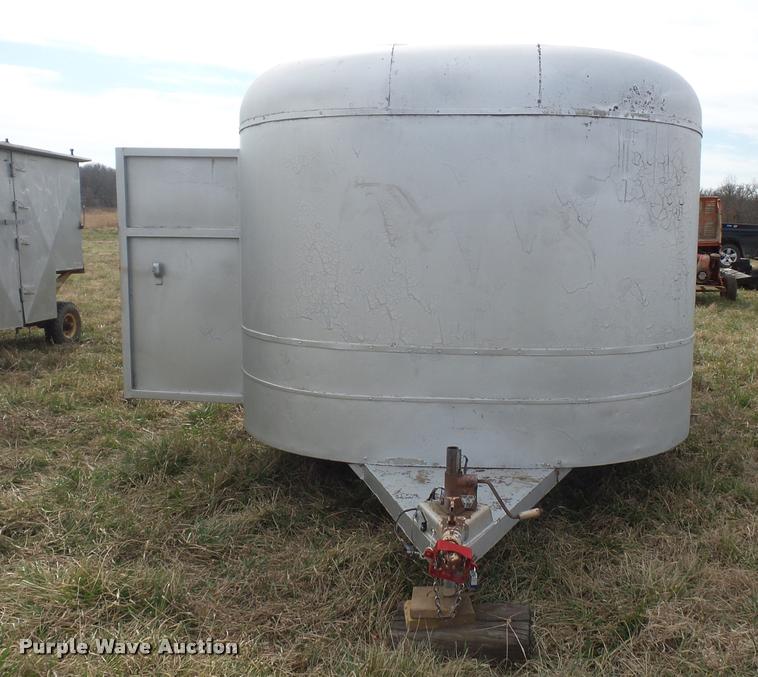 image for item L4620 1992 Calvia enclosed cargo trailer