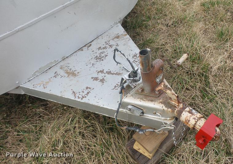 image for item L4620 1992 Calvia enclosed cargo trailer