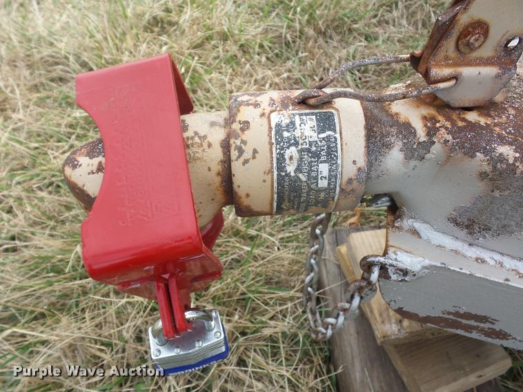 image for item L4620 1992 Calvia enclosed cargo trailer