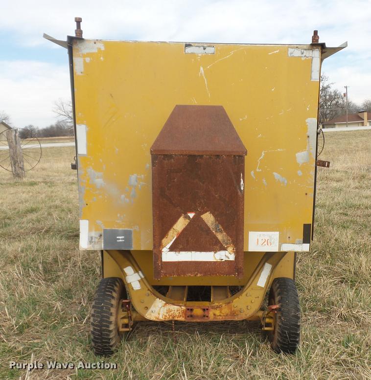 image for item L4621 Airport luggage wagon