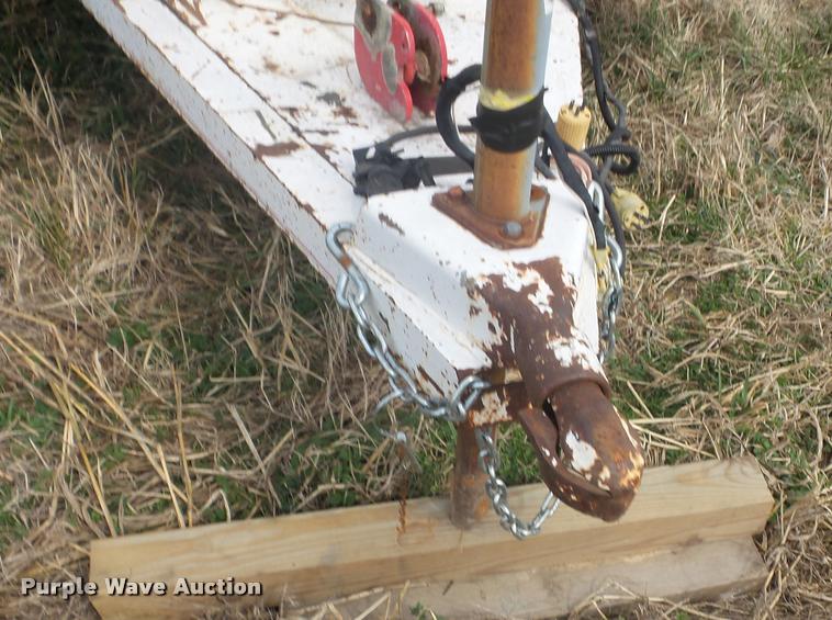 image for item L4623 1998 enclosed cargo trailer