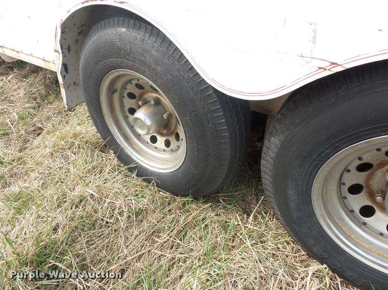 image for item L4623 1998 enclosed cargo trailer