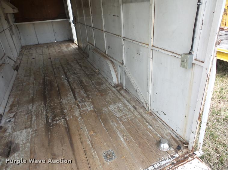 image for item L4623 1998 enclosed cargo trailer