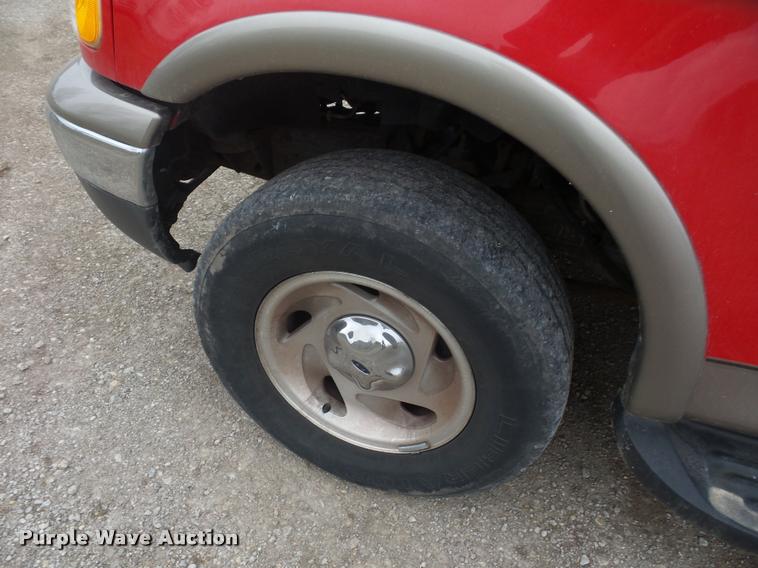 image for item L4631 2003 Ford F150 SuperCrew pickup truck