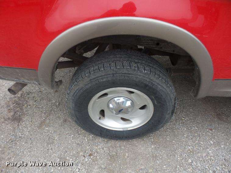 image for item L4631 2003 Ford F150 SuperCrew pickup truck