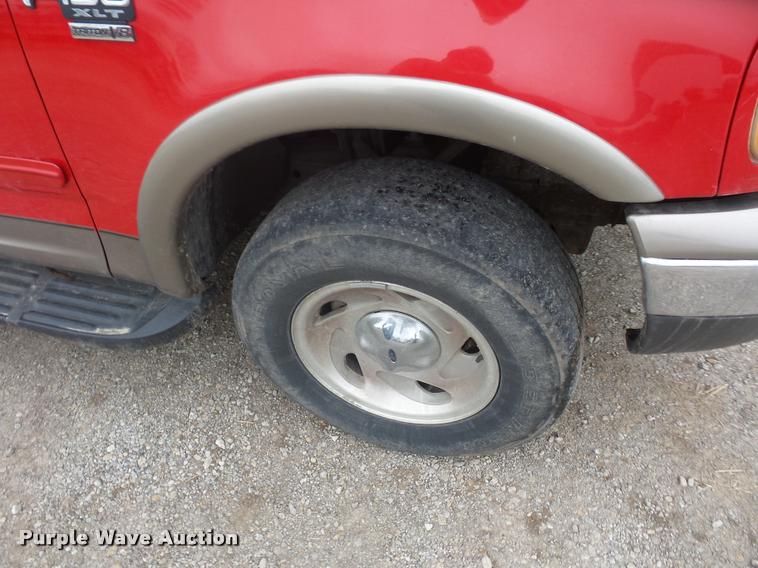 image for item L4631 2003 Ford F150 SuperCrew pickup truck