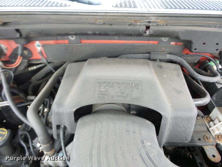 image for item L4631 2003 Ford F150 SuperCrew pickup truck