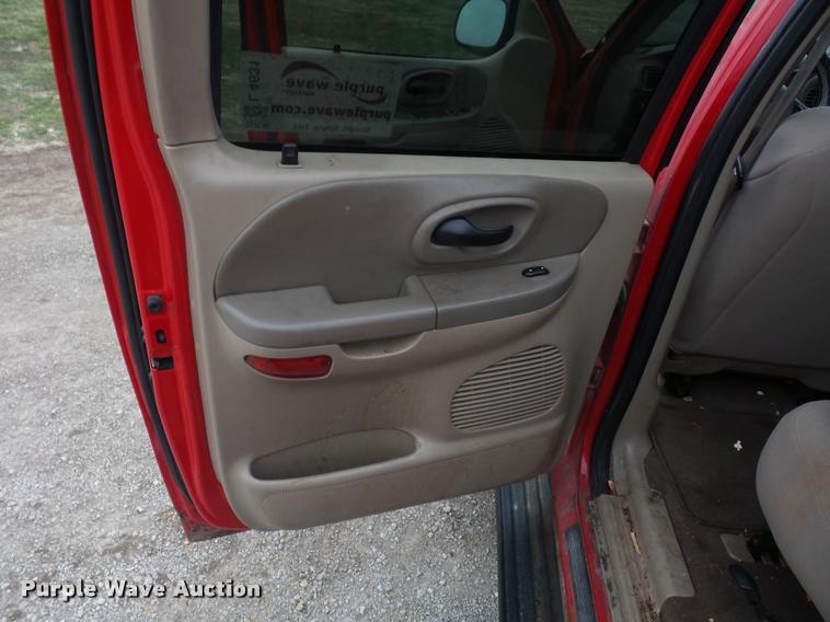 image for item L4631 2003 Ford F150 SuperCrew pickup truck