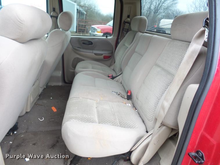 image for item L4631 2003 Ford F150 SuperCrew pickup truck