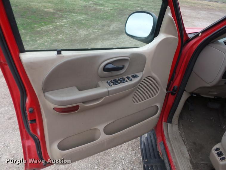 image for item L4631 2003 Ford F150 SuperCrew pickup truck